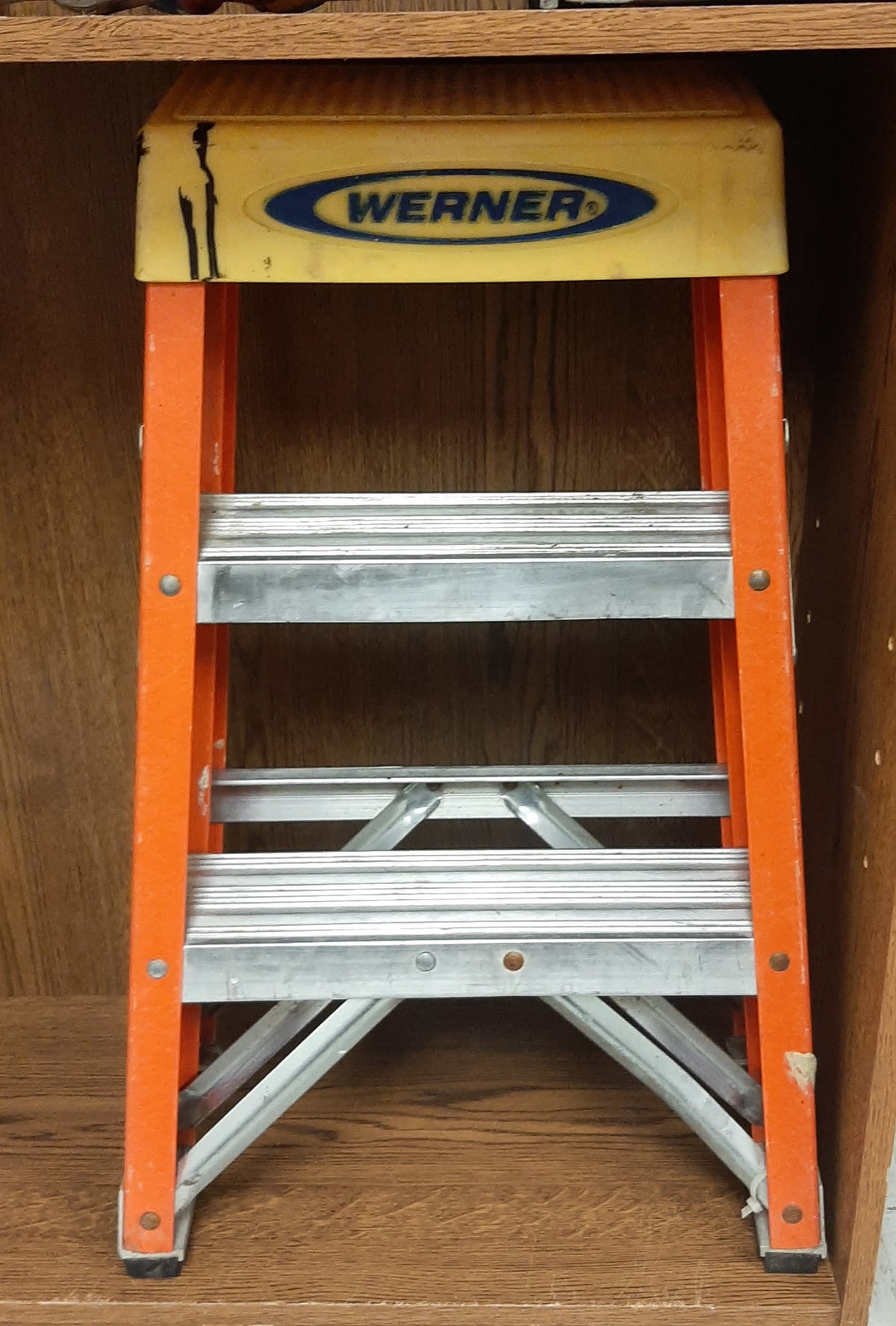 Fiber Glass Tool Ladder
