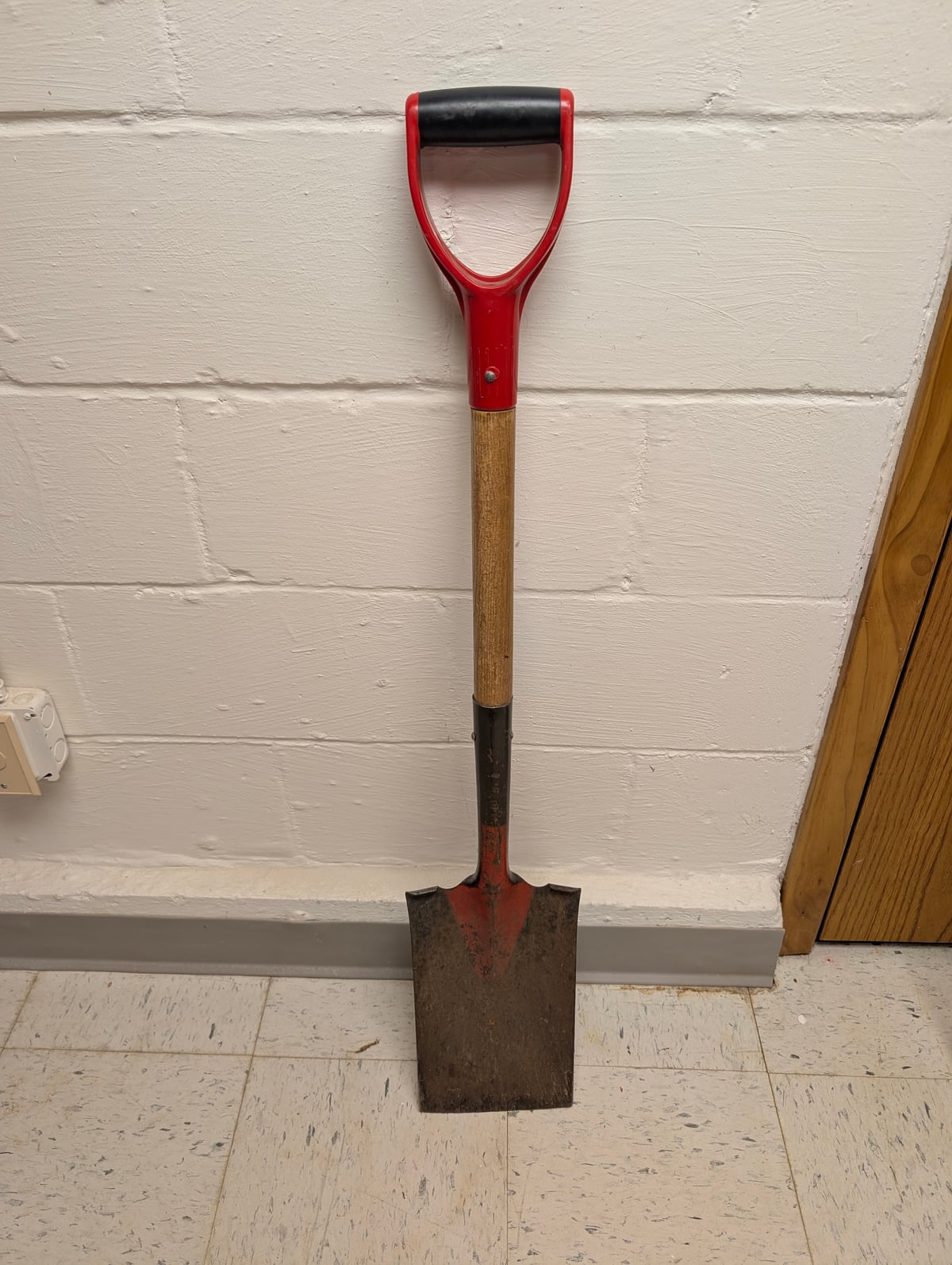Short Flat Shovel